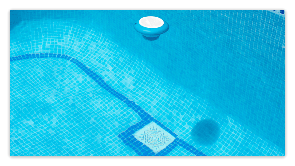 Clear chlorine pool water with a floating chlorine dispenser