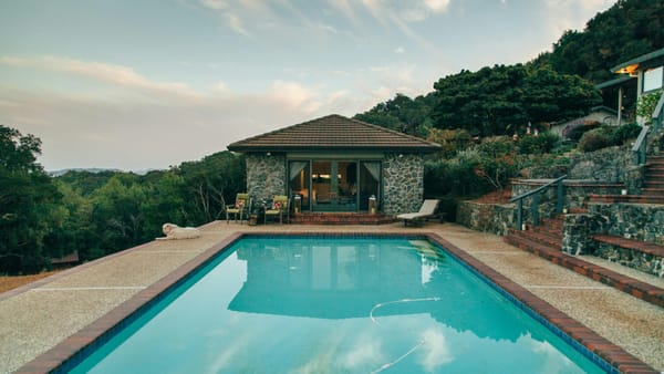 How to Lower the pH Level in a Swimming Pool in Australia