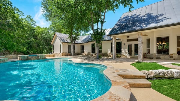 How to Choose a Swimming Pool Cleaner for My Pool?