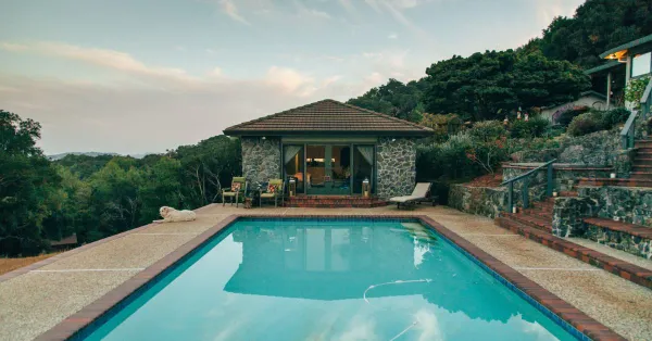 Here's the Dirt on Pool Cleaning Technology